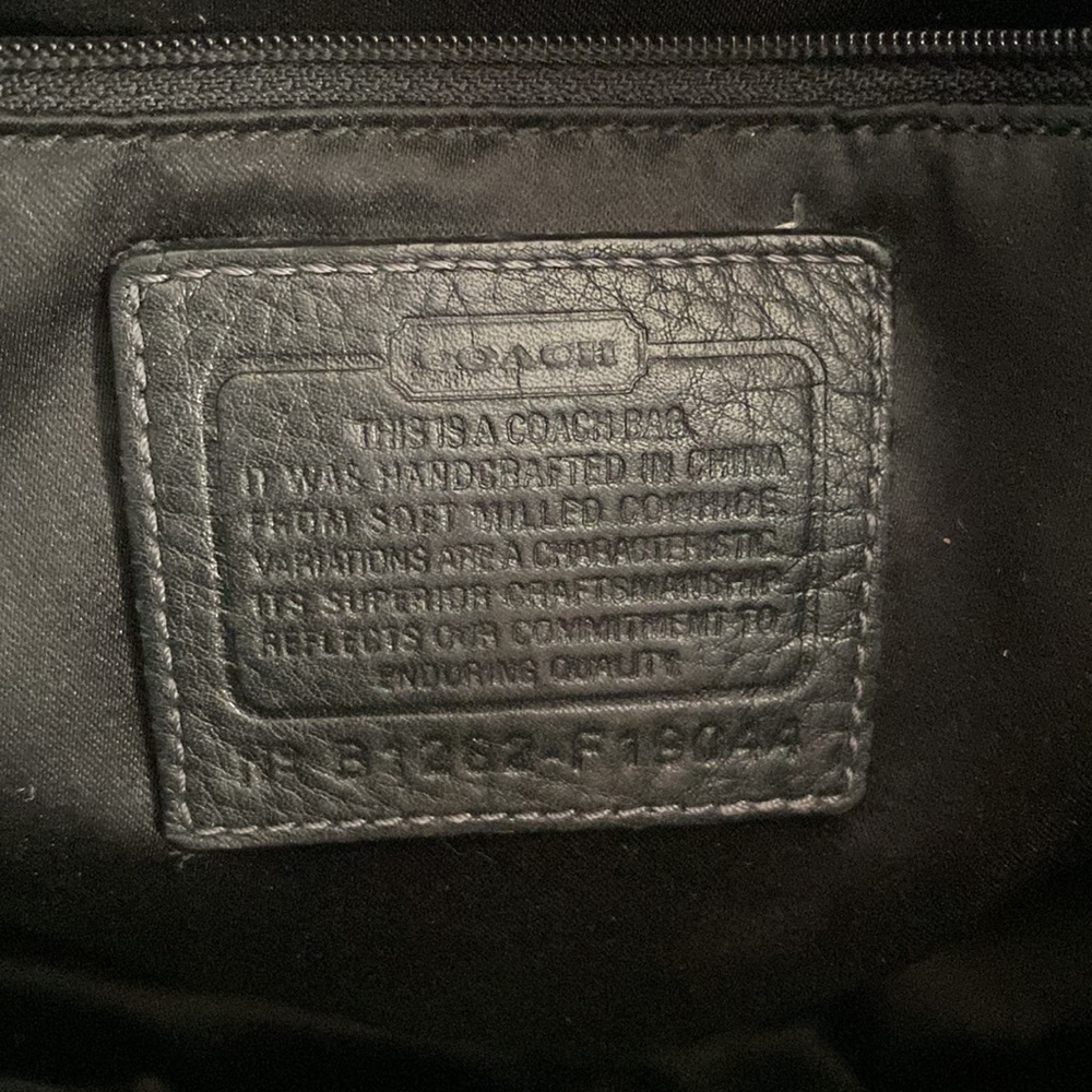 Top handle black leather COACH bag with divided interior pockets - Picture 6 of 7